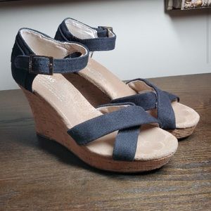 Tom’s Sienna Espadrille Wedges
